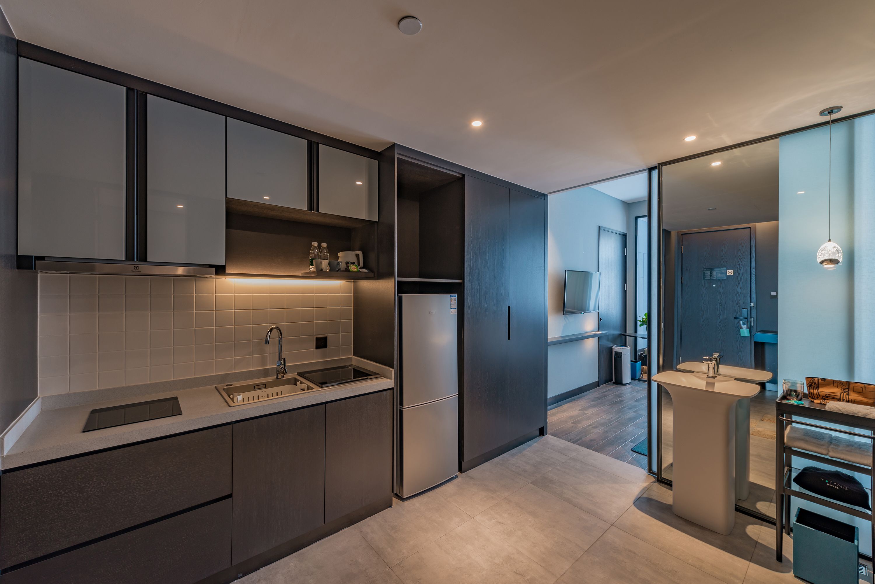 premium bedding, down duvets, pillow-top beds, minibar