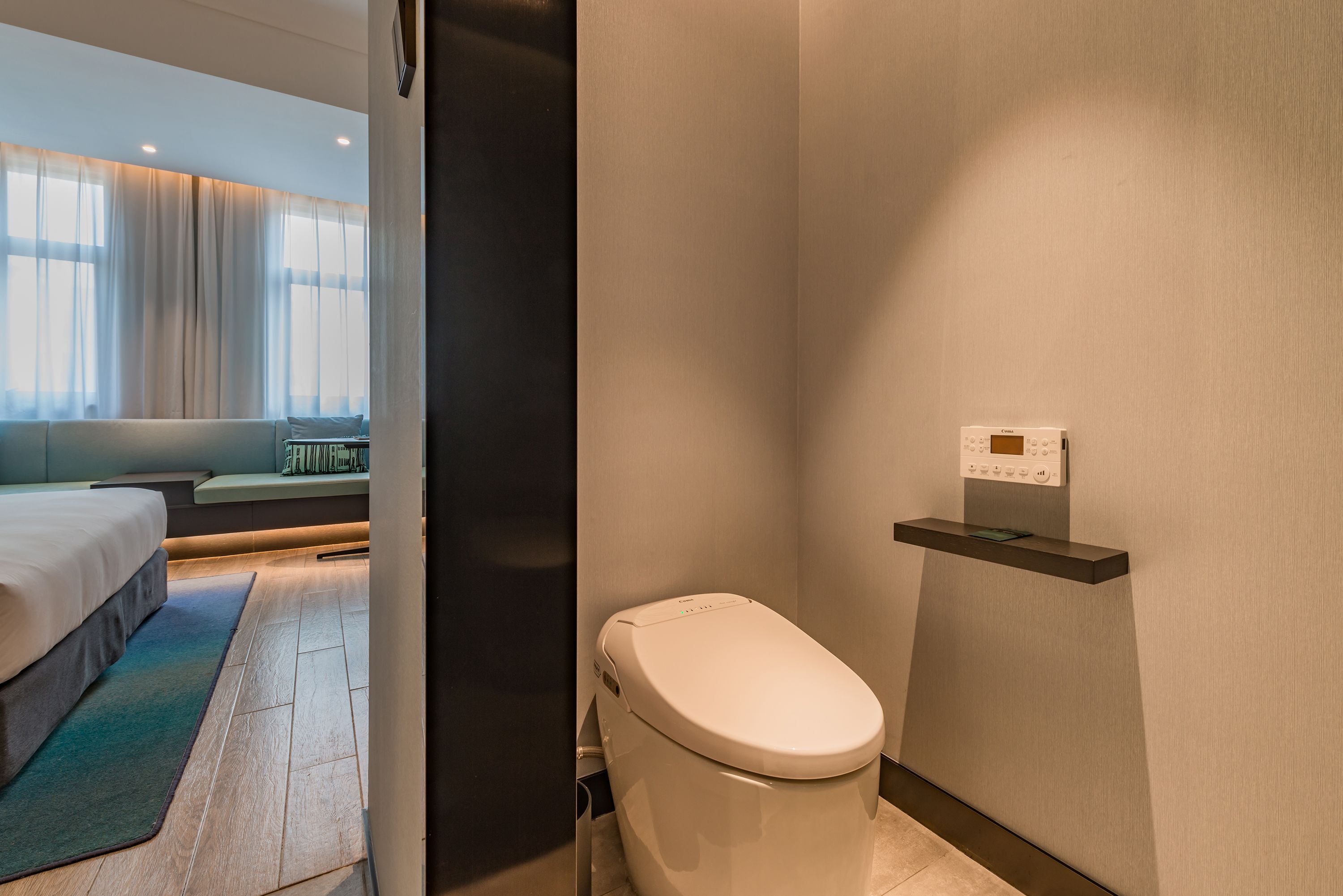 yiting business queen room | premium bedding, down duvets, pillow-top beds, minibar