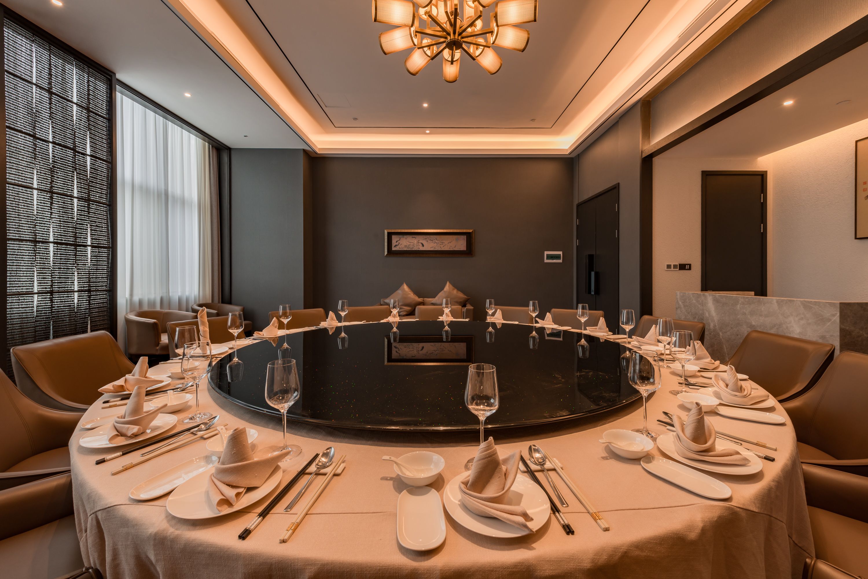 breakfast, lunch and dinner served