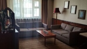 Business Suite | Living area - Wenxin Holiday Hotel (Tonghua)