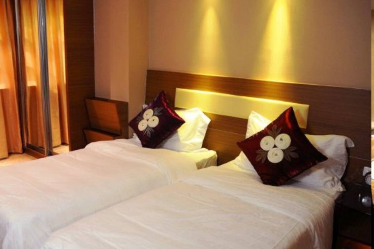 Standard Double or Twin Room | Minibar, desk, blackout drapes, iron/ironing board
