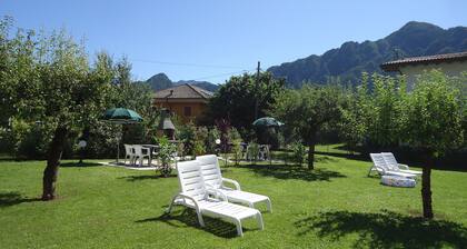 Casa Vittoria tyyppi V1, enintään 5 henkilöä, puutarha, vain 200m järvelle / rannalle