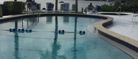 Utomhuspool