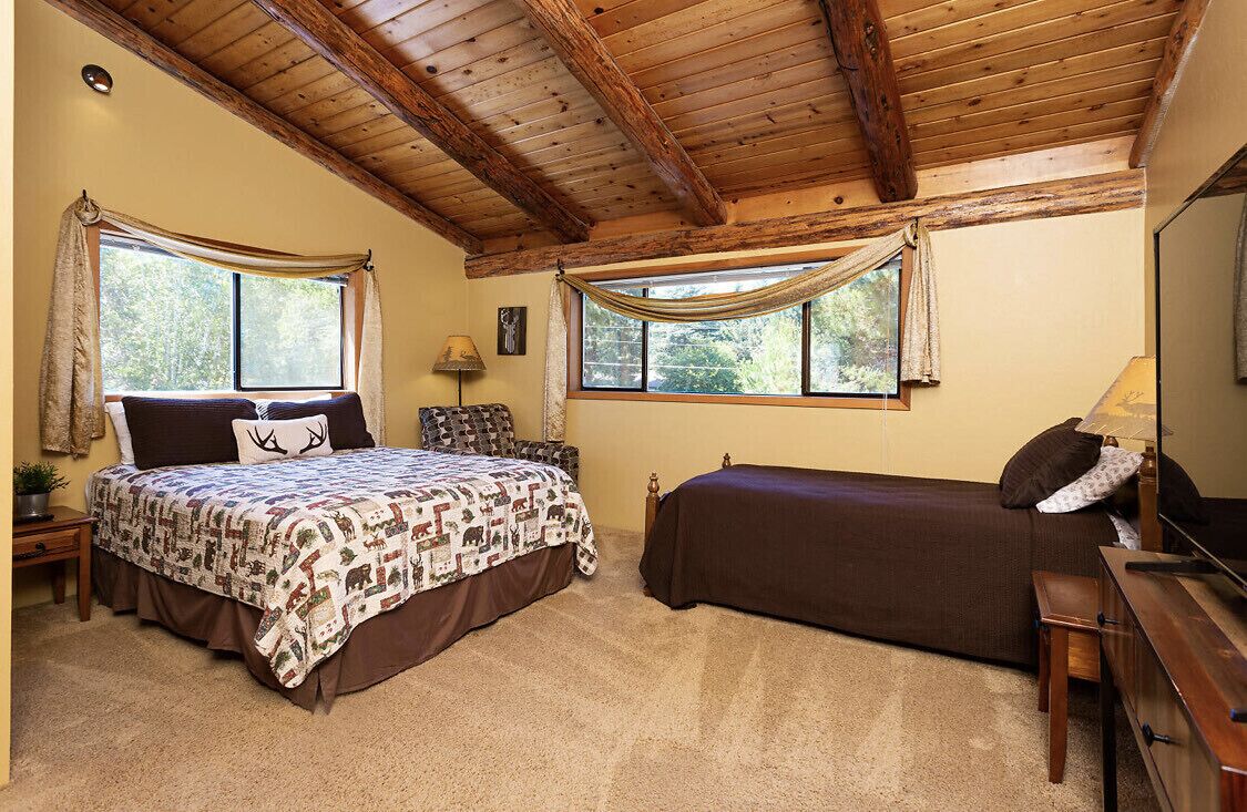 3 bedrooms, iron/ironing board, travel cot, free WiFi