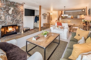 TV, fireplace