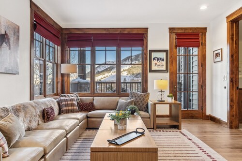 Outpost: Grand View 2710 - Air conditioning!