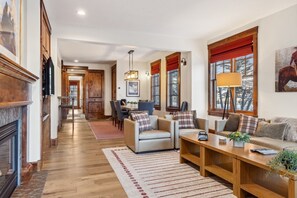 TV connectée, cheminée