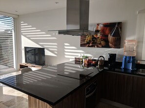 Fridge, microwave, oven, stovetop - LUXURY 1 BEDROOM CONDO (Sleeps 4) 3rd floor POOL VEIW, 5 ⭐️ Bahia Principe/Golf  (Akumal)