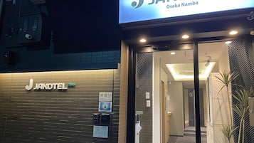 特色装修、特色家居、办公桌、笔记本电脑工作区