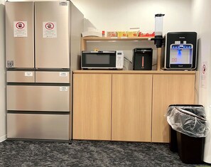 1 bedroom, individually decorated, individually furnished, desk