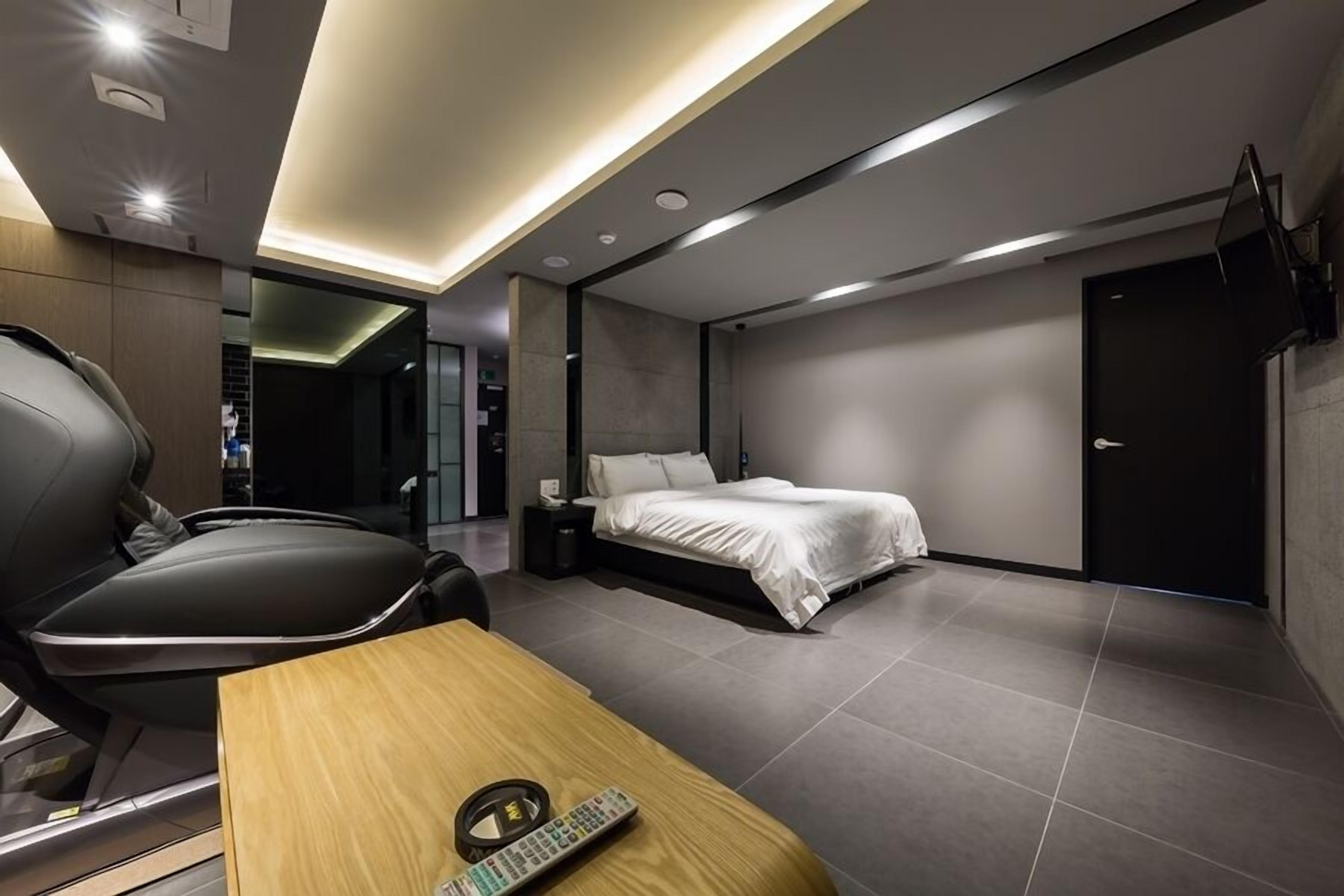 Luxury Room | Room amenity