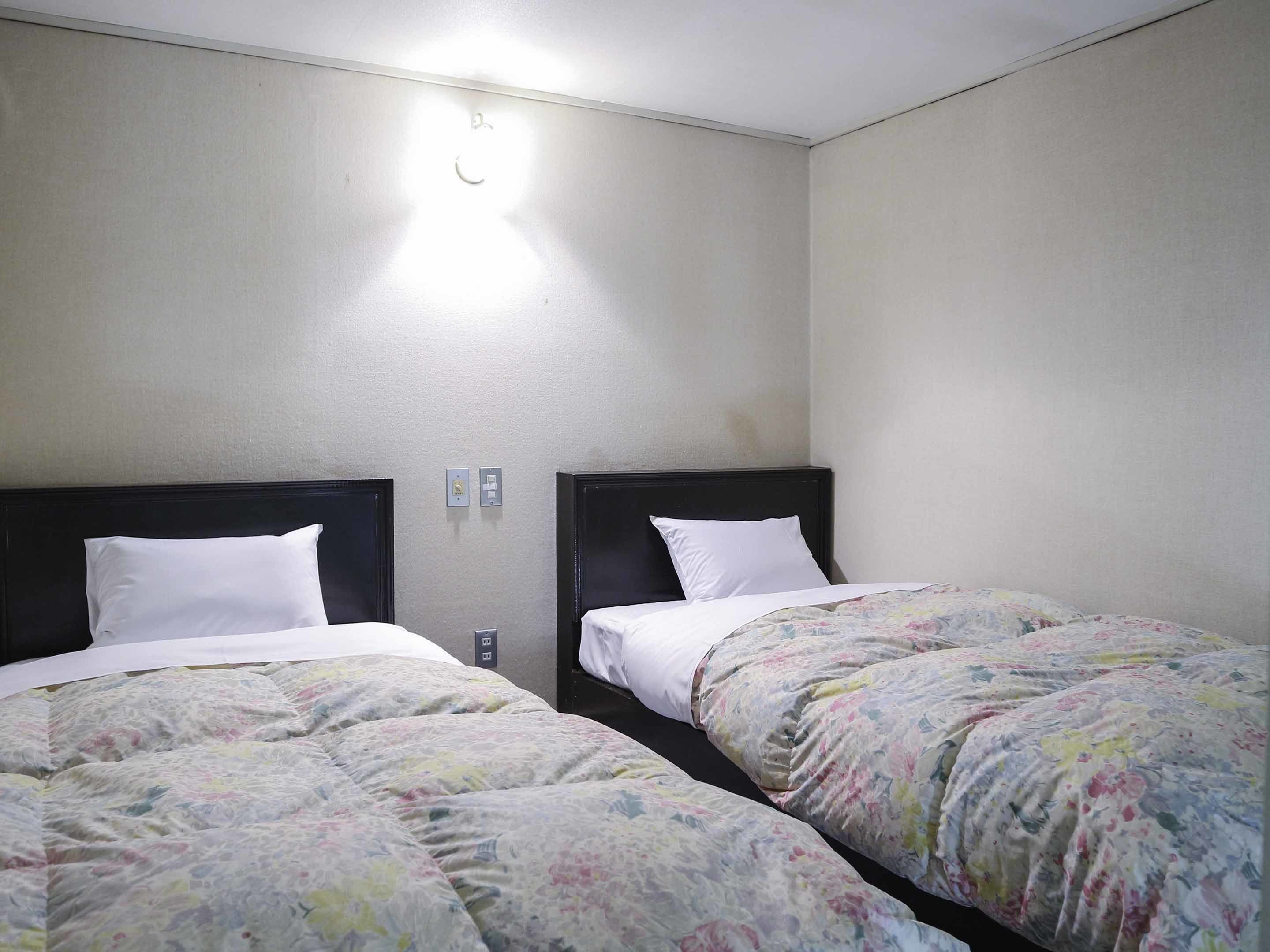 Twin Room (Western Style, with Loft) | Wi-fi percuma, cadar katil 