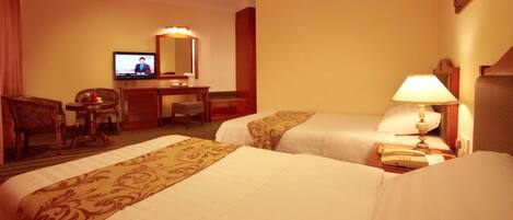 Deluxe Twin | Desk, iron/ironing board