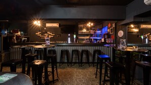 Bar (en la propiedad)