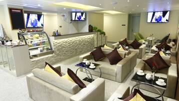 Coin salon dans le hall