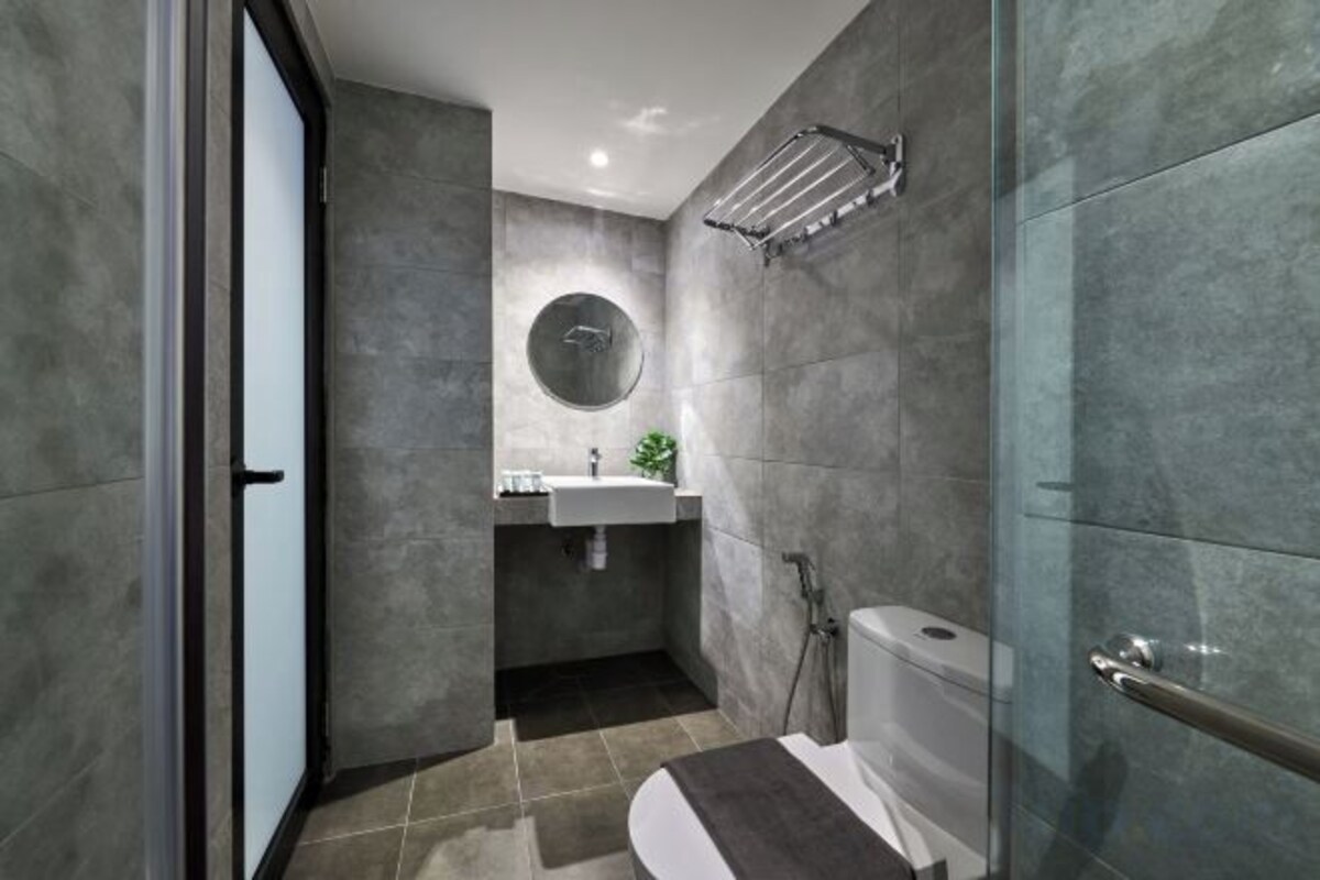 Shower, free toiletries, hair dryer (on request), towels