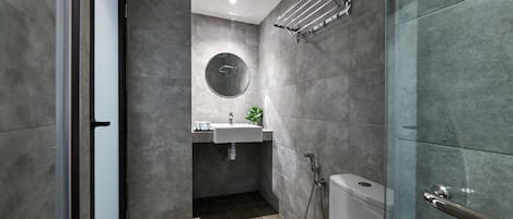 Shower, free toiletries, hair dryer, towels