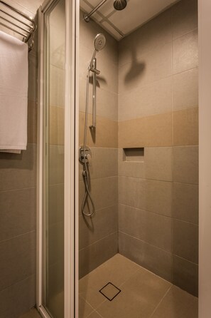 Alto Superior Twin | Bathroom shower