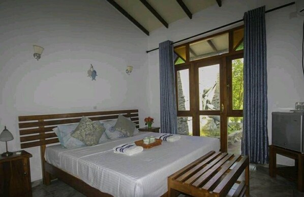 3 bedrooms, premium bedding, memory-foam beds, free WiFi - Arcadia Resort - Hikkaduwa (Hikkaduwa)