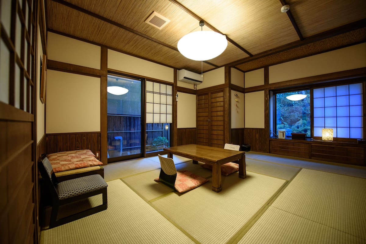 Zimmer, Annex (JPN Western Style, Semi Open-air Bath) | Essbereich im Zimmer