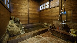 Public bath - Yunohira Onsen Ryokan Kamiyanagiya (Yufu)
