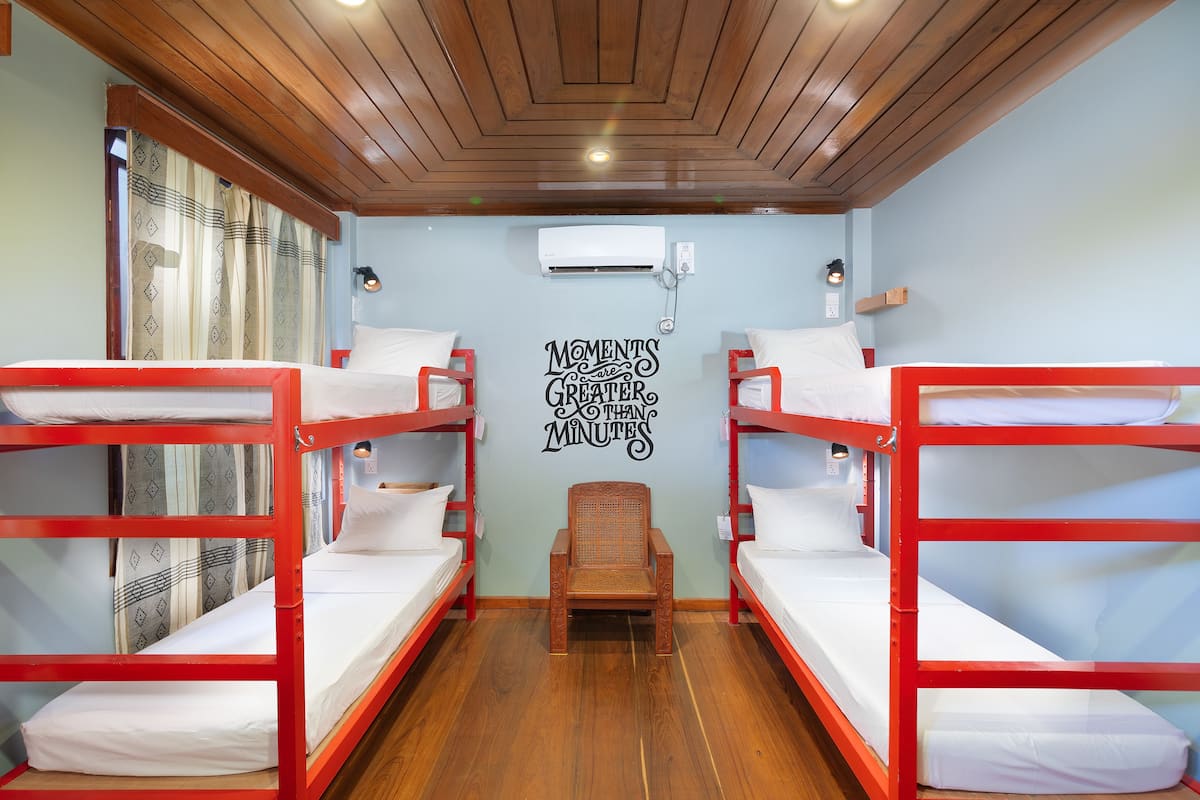 Bed in Bungalow 4 Beds Mixed