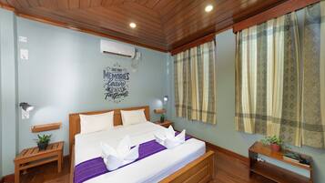 Caja de seguridad en la habitación, wifi gratis y ropa de cama