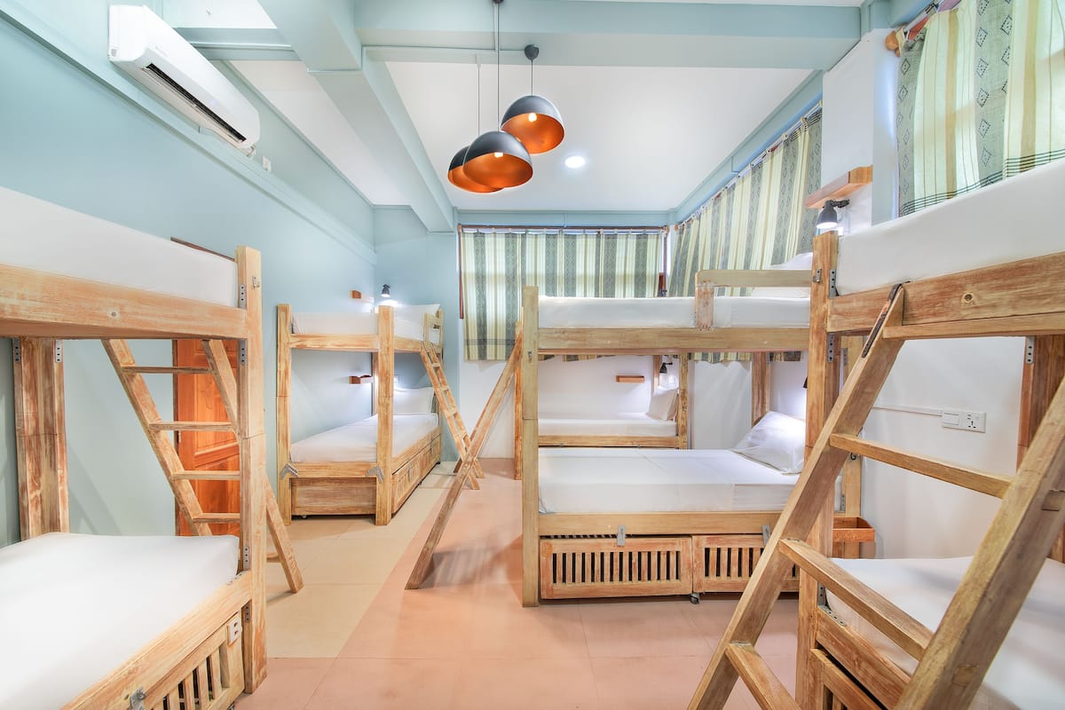 Coffres-forts dans les chambres, Wi-Fi gratuit, draps fournis