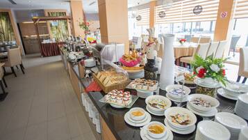 Daily buffet breakfast (MYR 25.00 per person)