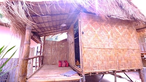 Bamboo Cottage with Fan | Terrasse/Patio