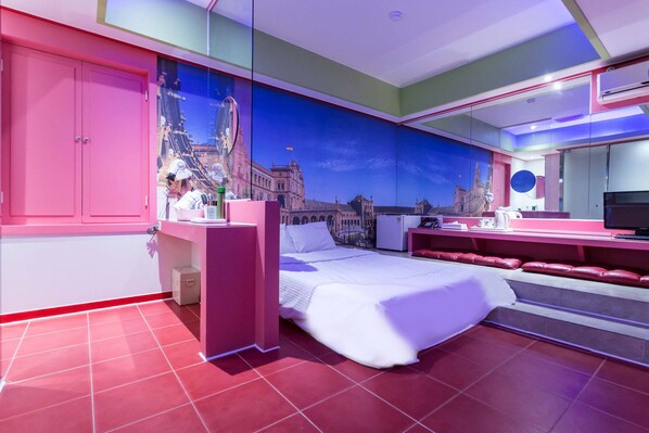 Standard Double Room | Free WiFi - In Hotel (Suwon)