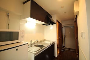 Fridge, microwave, electric kettle - CLASS INN Omoromachi Station (Naha)