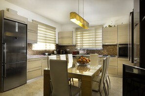 別墅, 1 間臥室, 私人泳池 | 私人廚房 | 大型雪櫃/冰箱、微波爐、焗爐、爐具