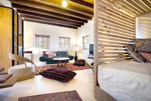 Romantic House, 2 Bedrooms, Garden View | Living area | 43-inch flat-screen TV with cable channels, TV, Netflix - be&be (Castlemaine)