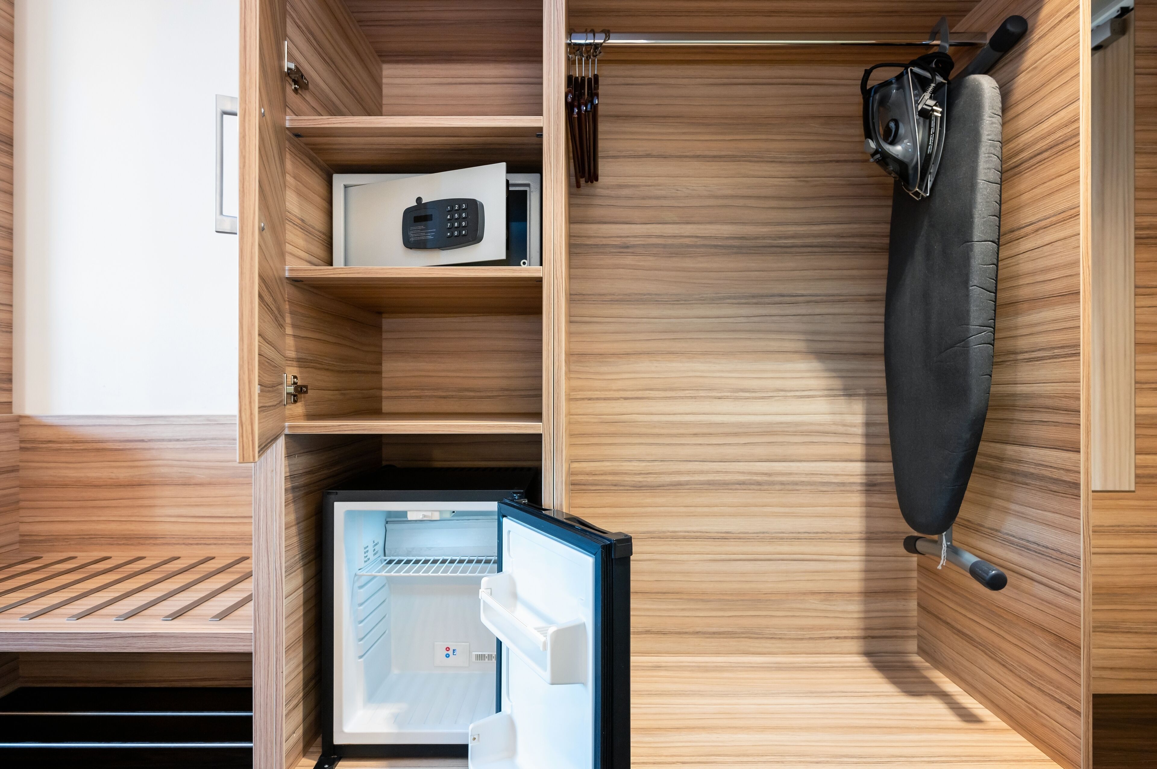 studio | 1 bedroom, in-room safe, desk, soundproofing