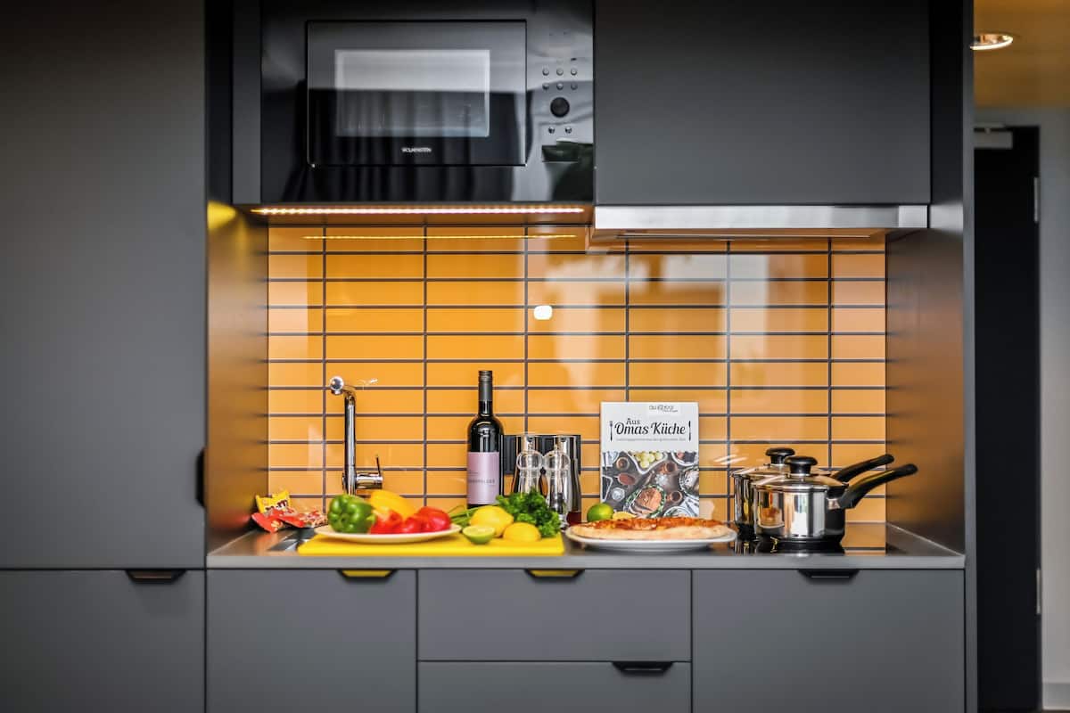 1 bedroom, in-room safe, desk, soundproofing