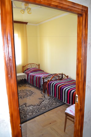 Triple Room - Serik & Geora Guesthouse (Sevan)