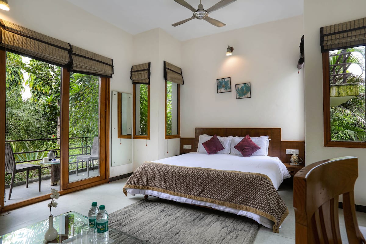 Lagoon Suite with Heated Pool | 1 bilik tidur, meja, cadar katil