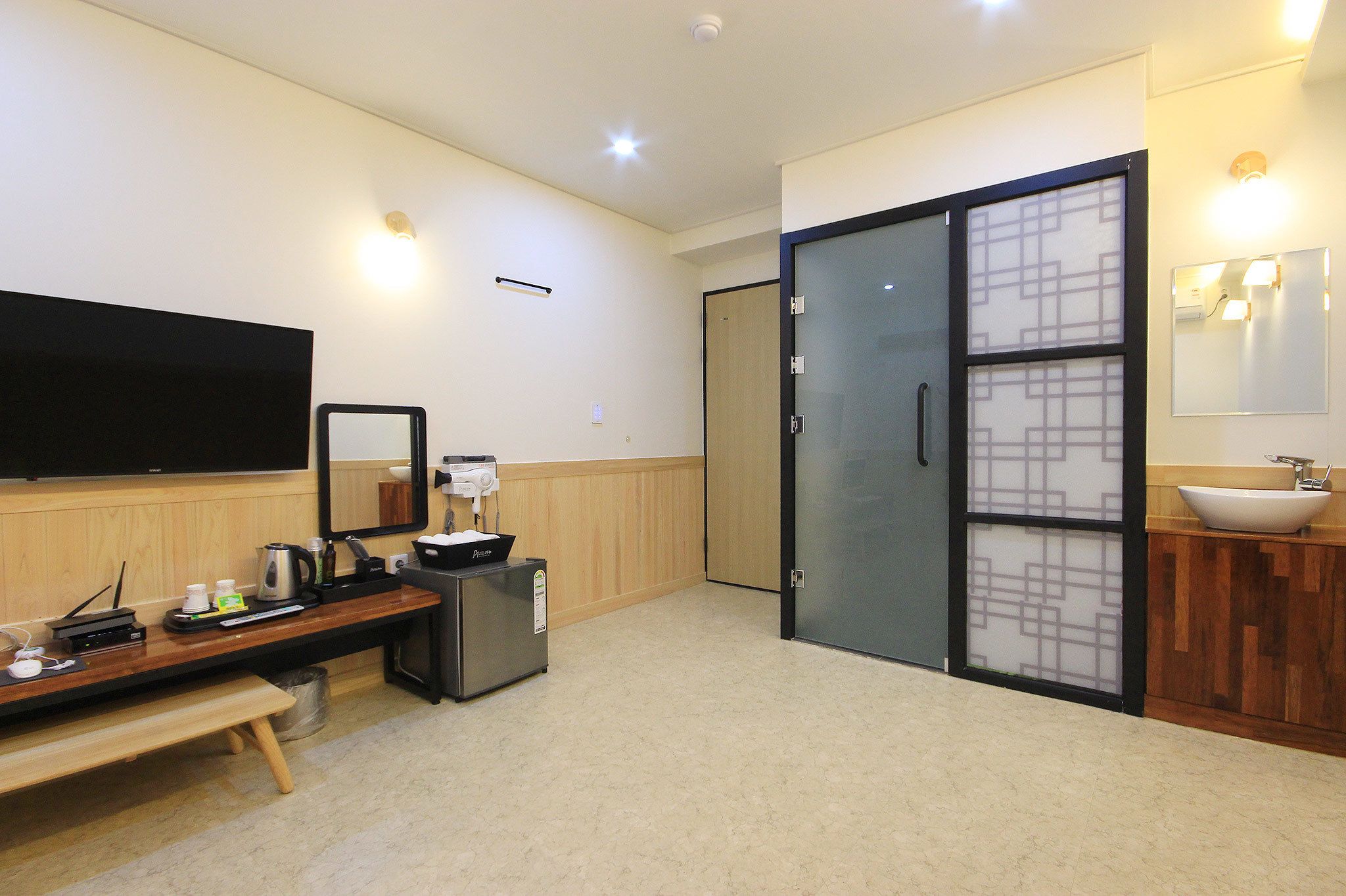 Room (Ondol) | Soundproofing, free WiFi