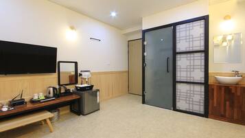 Room (Ondol) | Soundproofing, free WiFi