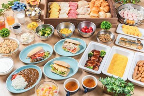 Daily buffet breakfast (JPY 1350 per person)