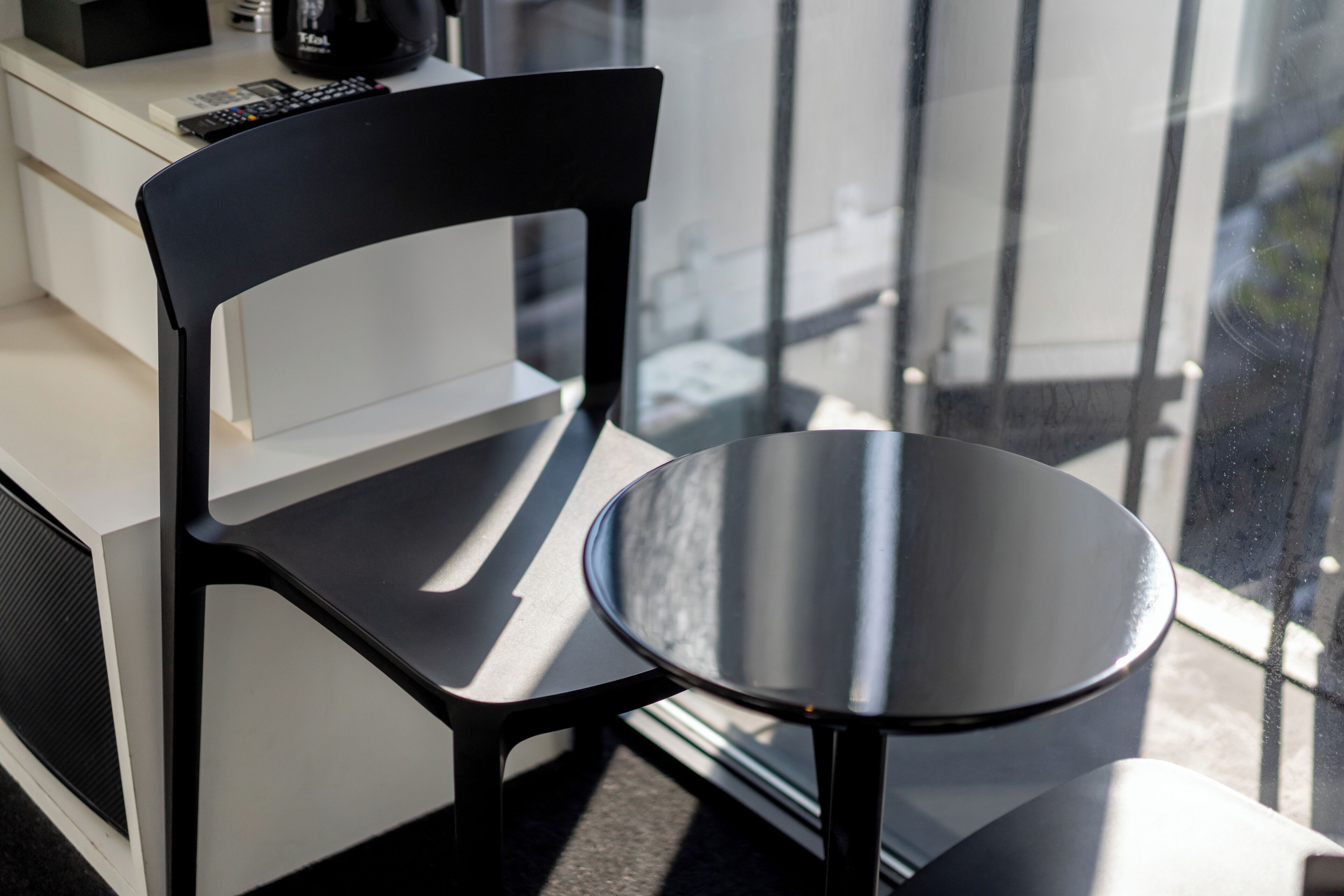 large double room | living area | flat-screen tv