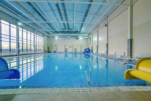 室内游泳池