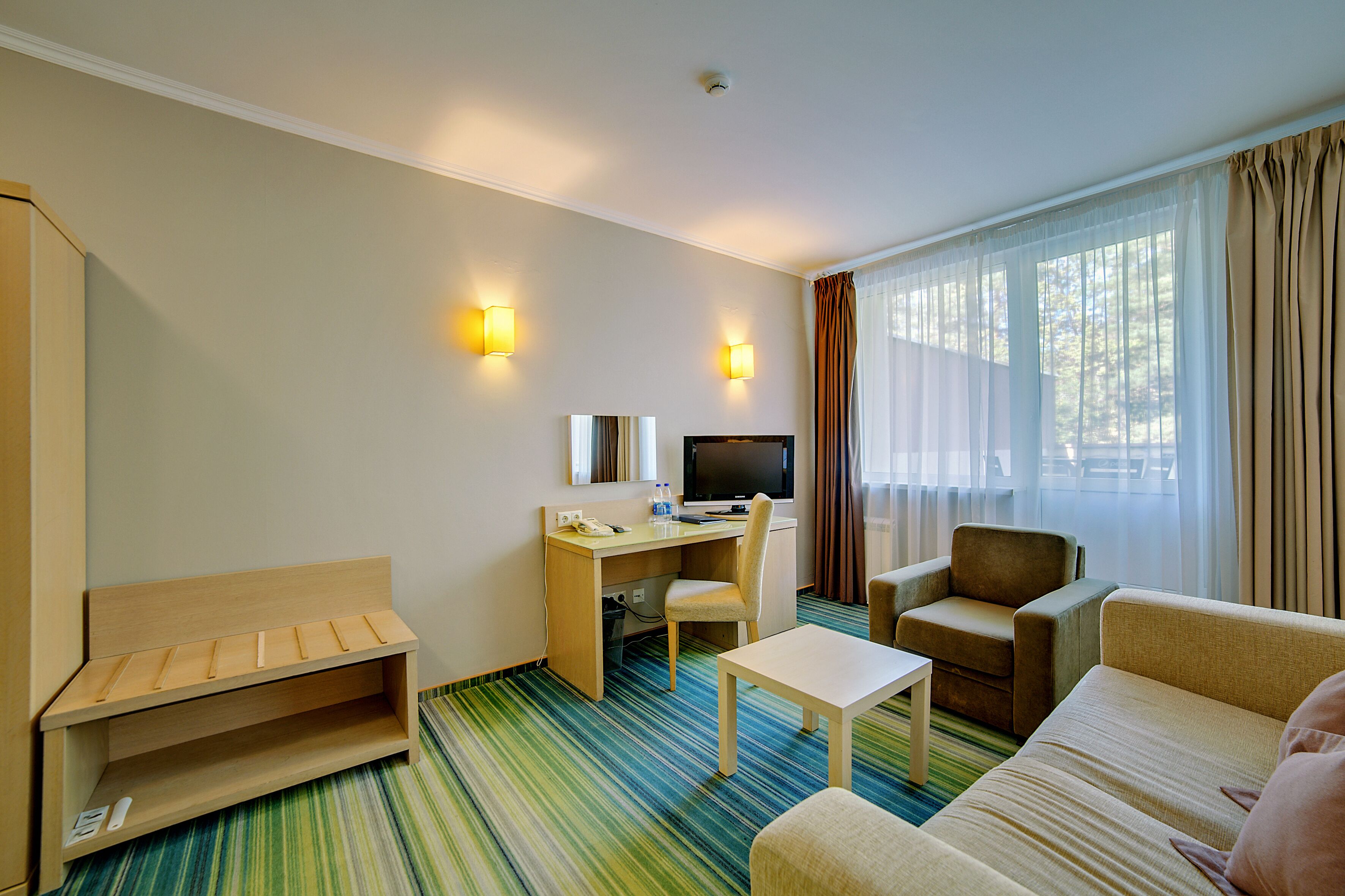 华丽客房 (korpus Lesnoy) | 迷你吧、办公桌、熨斗/熨板、床单