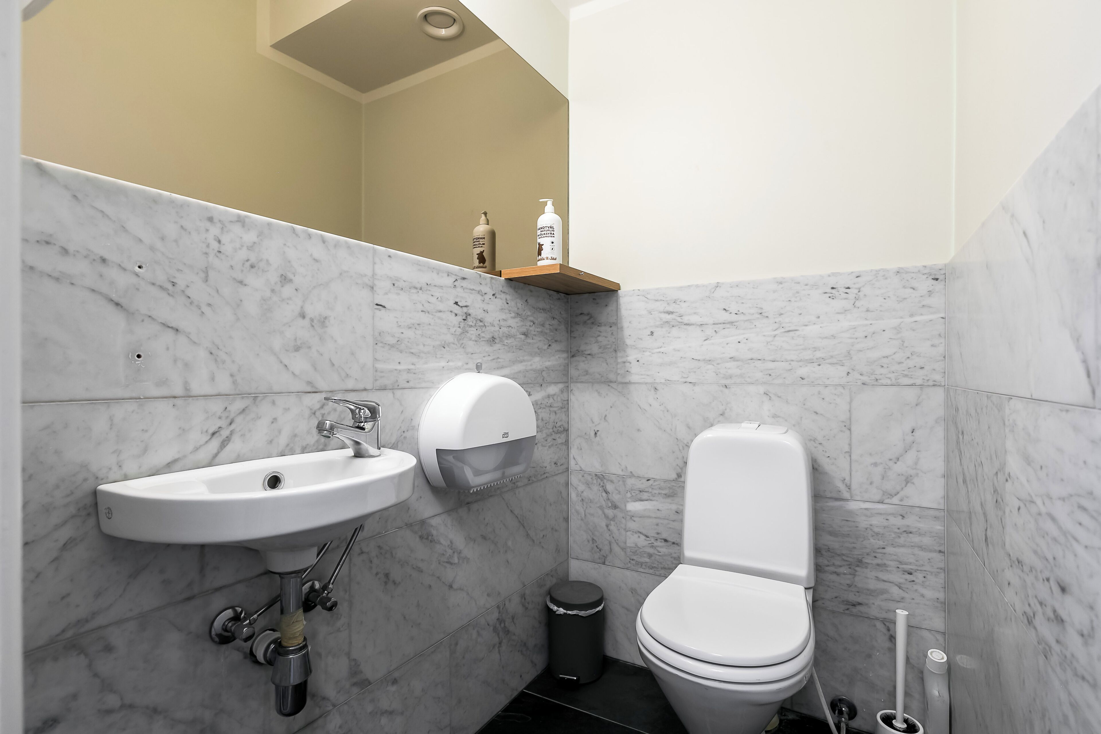 double or twin room, shared bathroom | bathroom | shower, free toiletries, hair dryer, towels