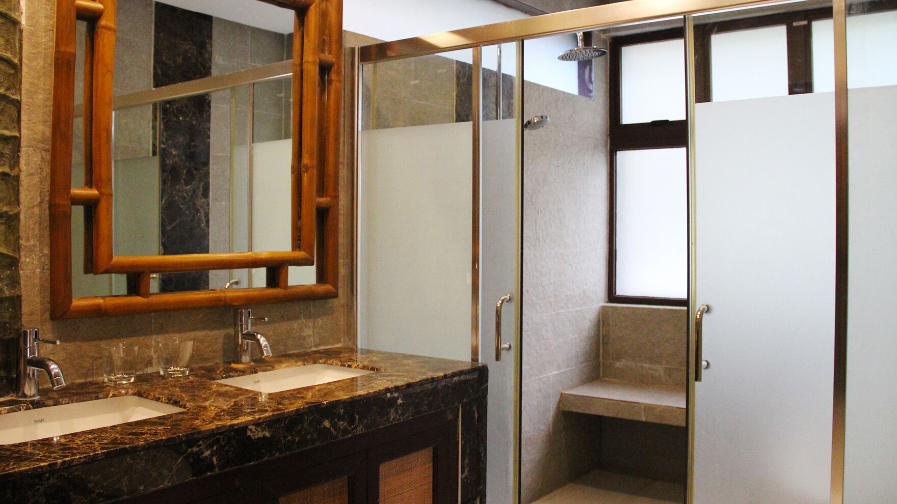 deep-soaking bathtub