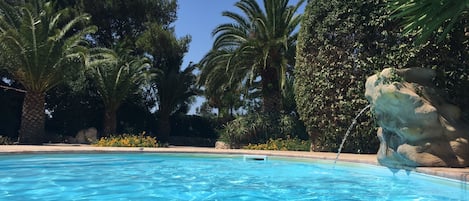 季節限定屋外プール