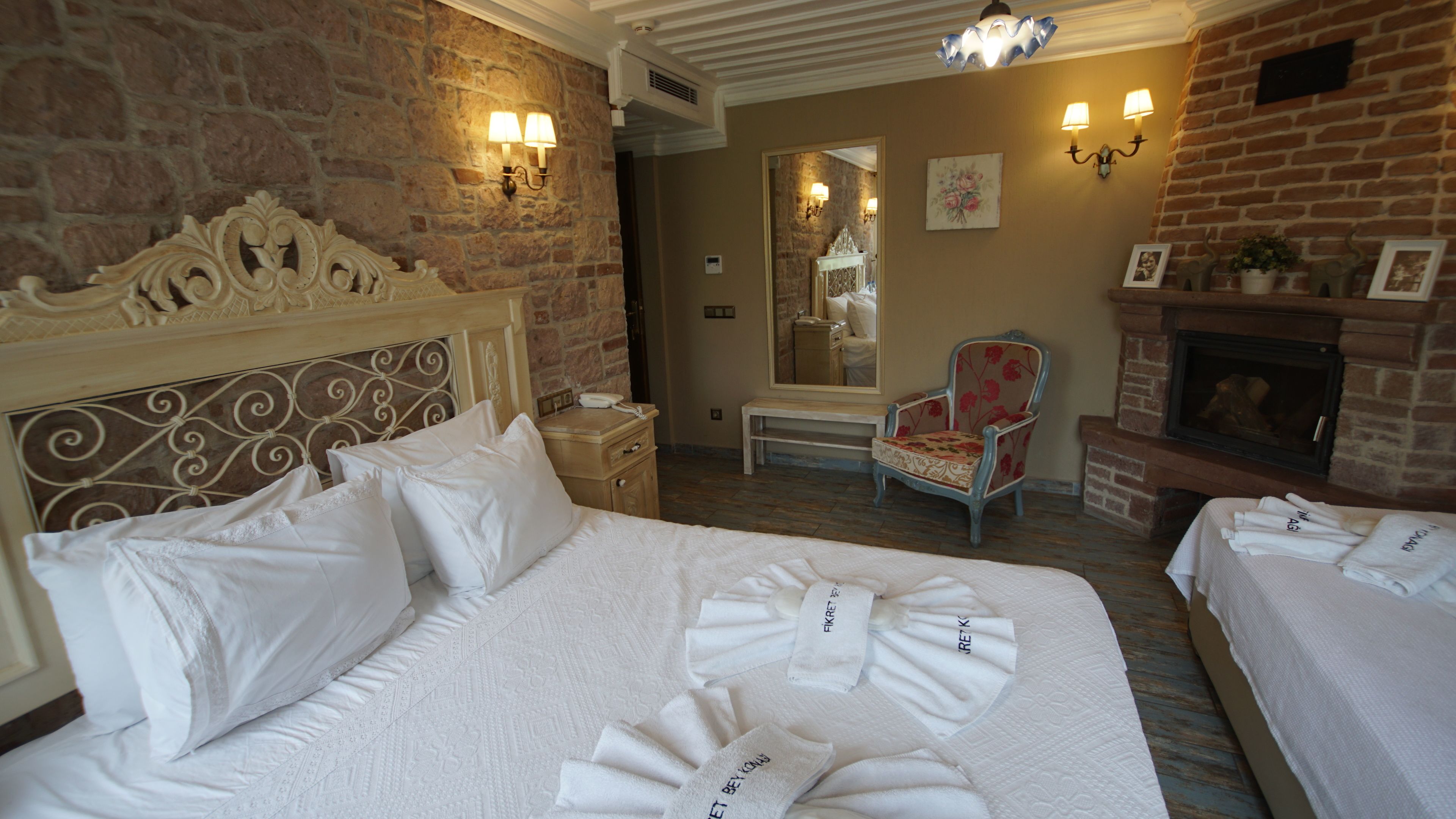 deluxe room, fireplace, city view | in-room safe, desk, free cots/infant beds, rollaway beds