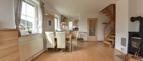 Televisión de pantalla plana, chimenea