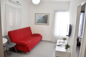 Apartment, 1 Bedroom | Living room - Isra Home Rothschild 8-2 Apartment (Bat Yam)